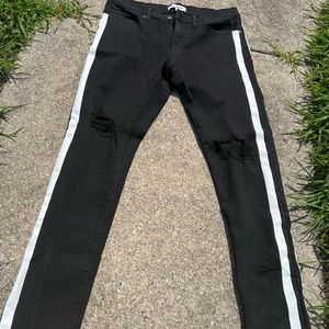 Black ripped skinny jeans